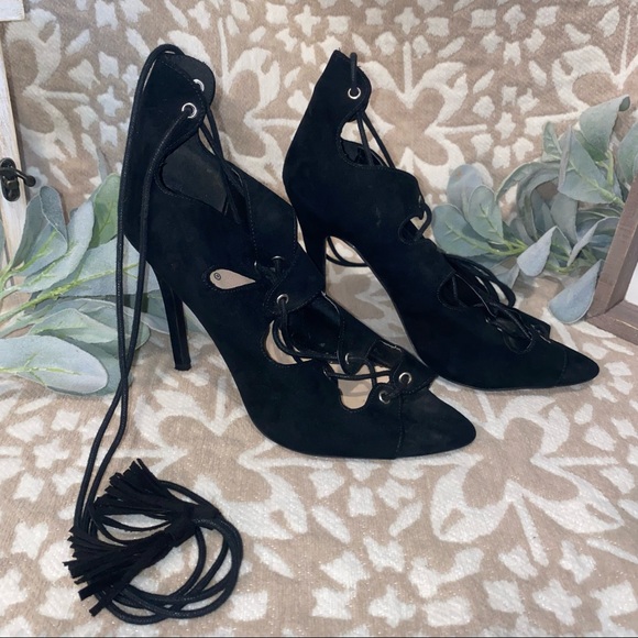 Black lace up heels - Picture 2 of 3
